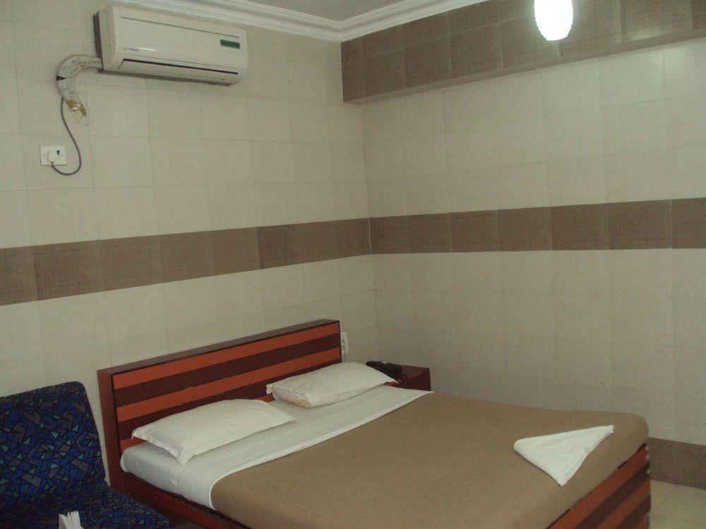 Hotel Sea Sands Mumbai Exterior foto