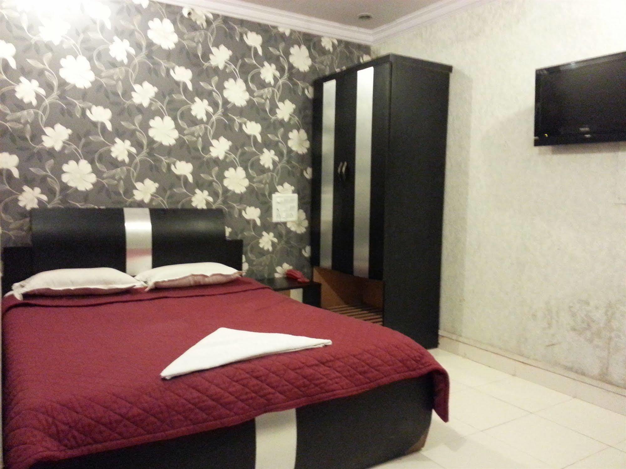 Hotel Sea Sands Mumbai Exterior foto